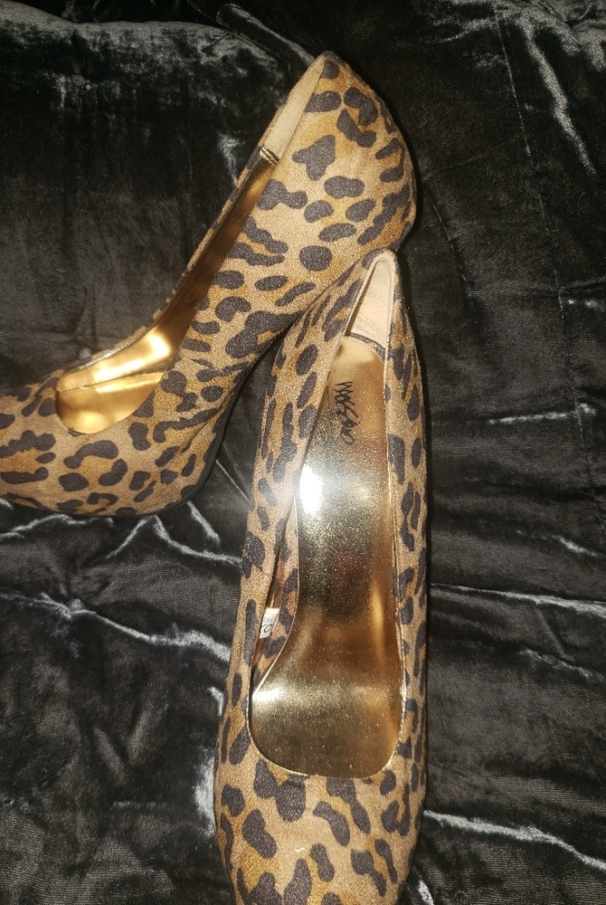 Leopard Pumps